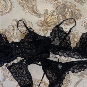 SHEIN Black Lace Bra Set